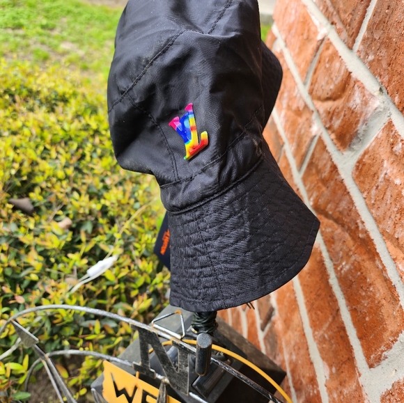 HAT BU LOUIS VUITTON - Picture 1 of 3